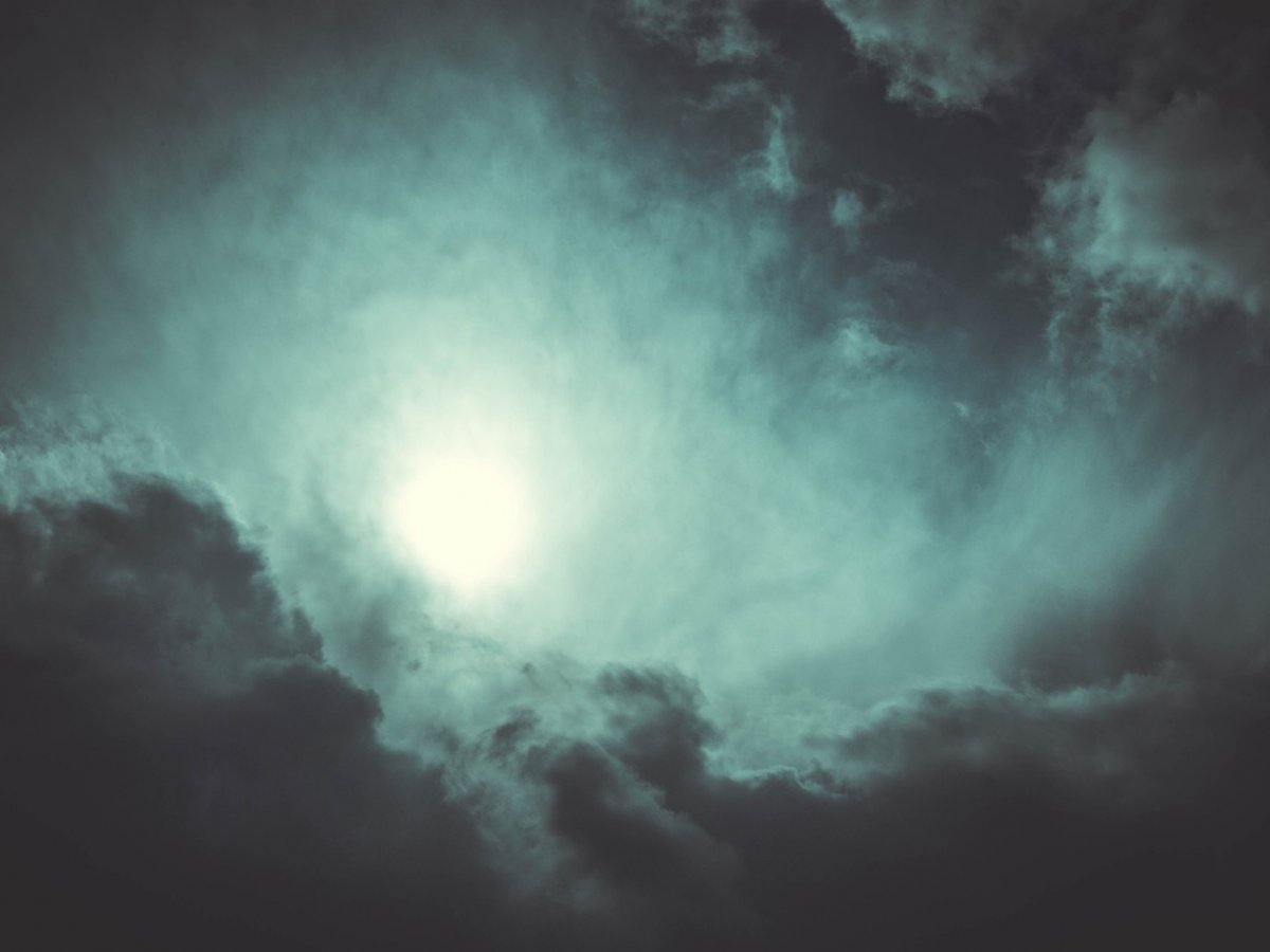 Light through a storm (R.Melling photo)